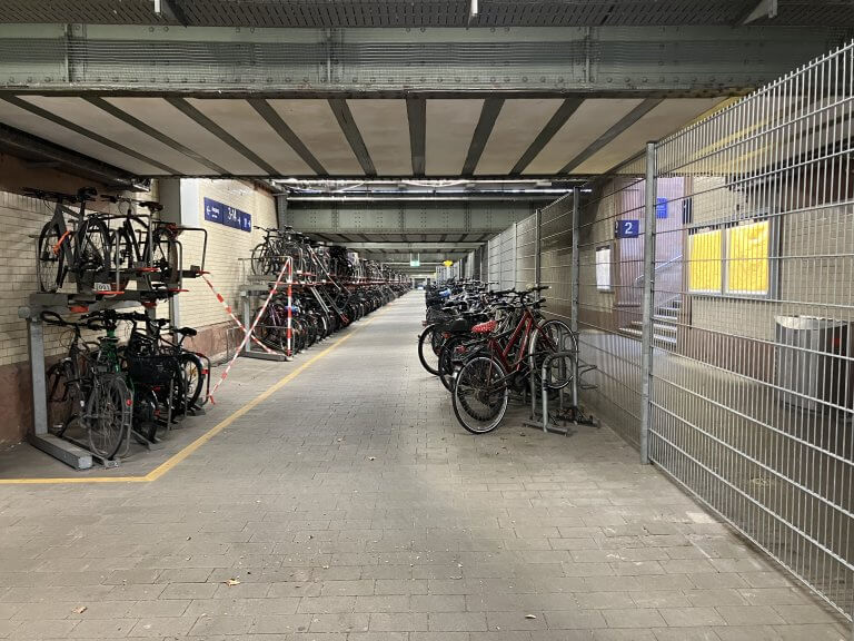 Karlsruhe Bahnhof Radparken© Radfahren in Stuttgart